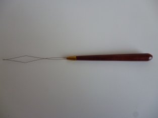 A&M Bobbin Threader Wood